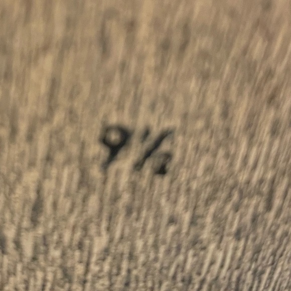 SIZE 9.5 - Picture 5 of 6